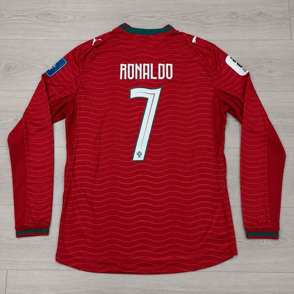 Portugal 2026 RONALDO 7 Player Version Jersey/ Slim Fit Long Sleeves Size XL